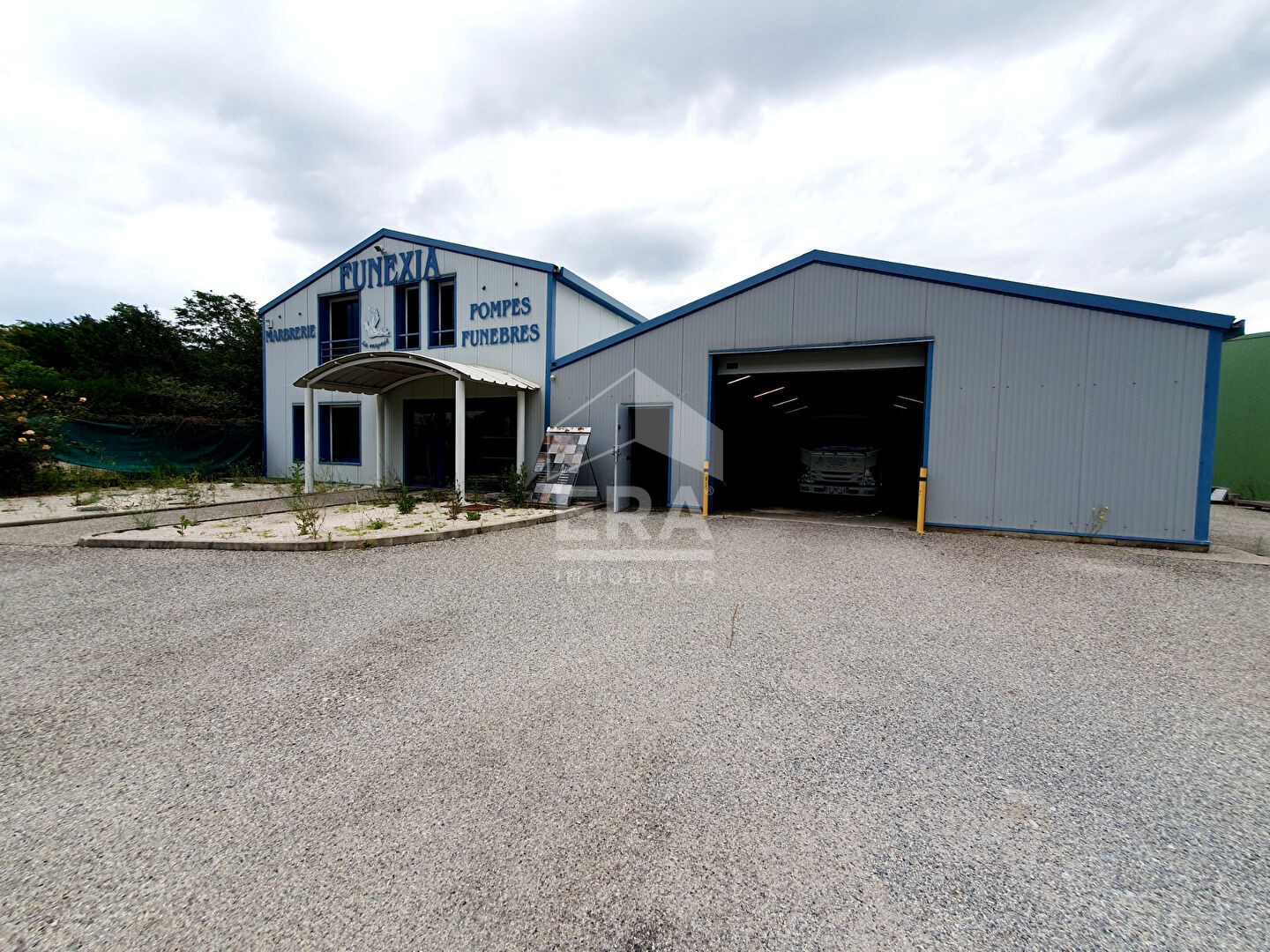 Vente Garage / Parking à la Brillanne 10 pièces