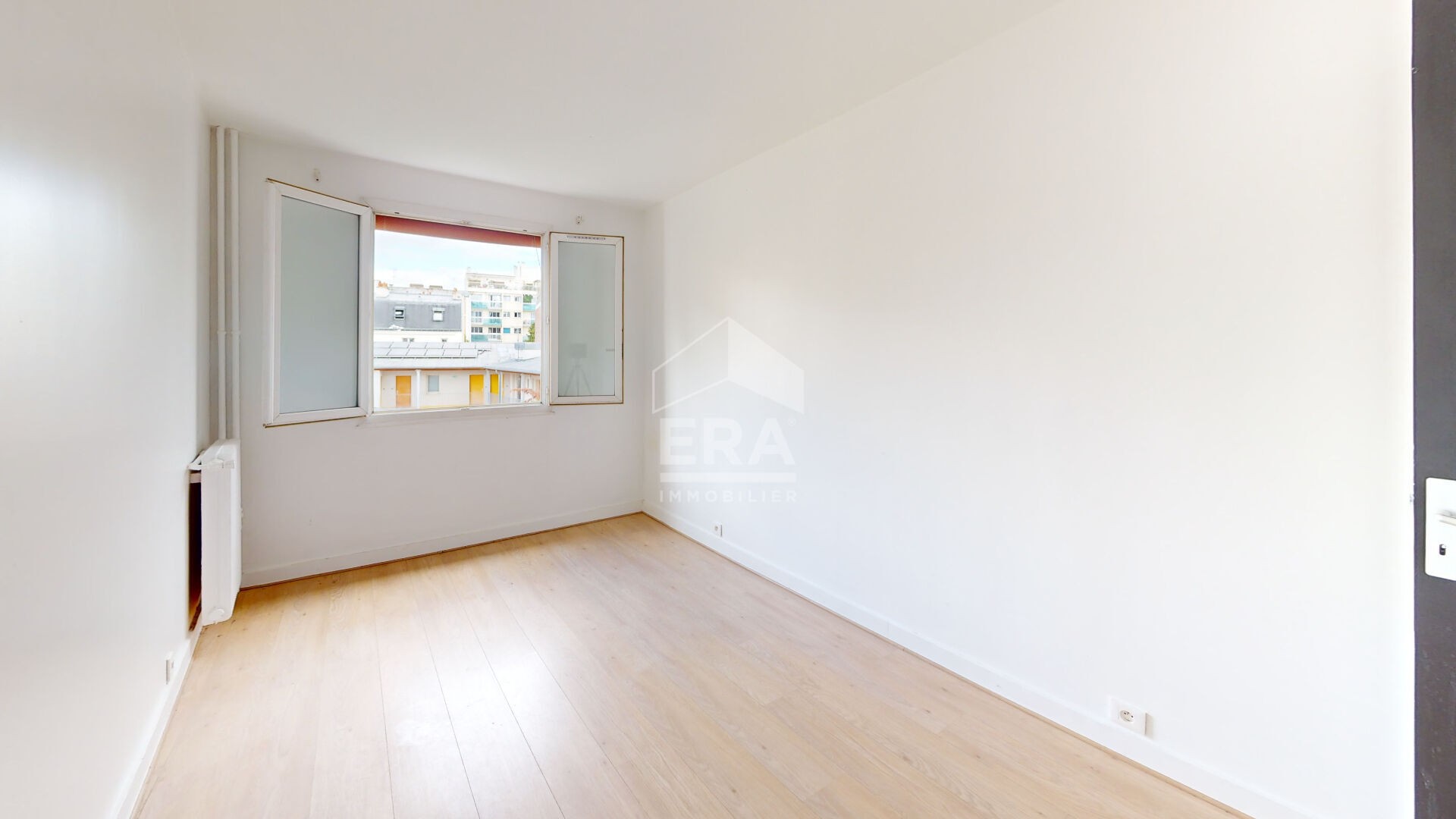 Vente Appartement à Paris Buttes-Chaumont 19e arrondissement 4 pièces