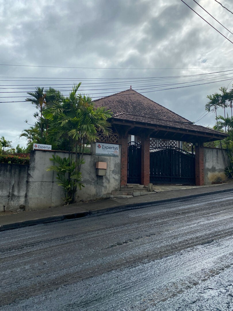 Location Garage / Parking à Ducos 0 pièce