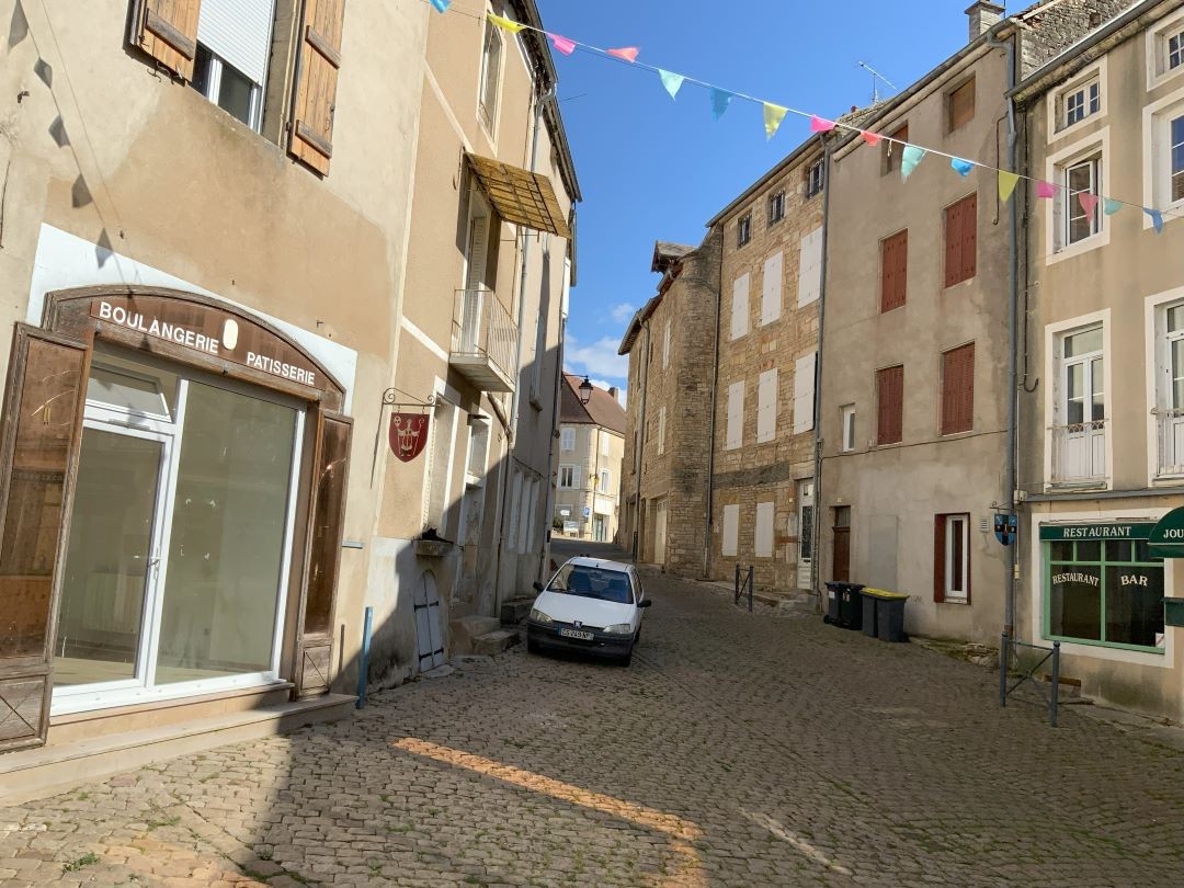 Location Garage / Parking à Saint-Gengoux-le-National 1 pièce