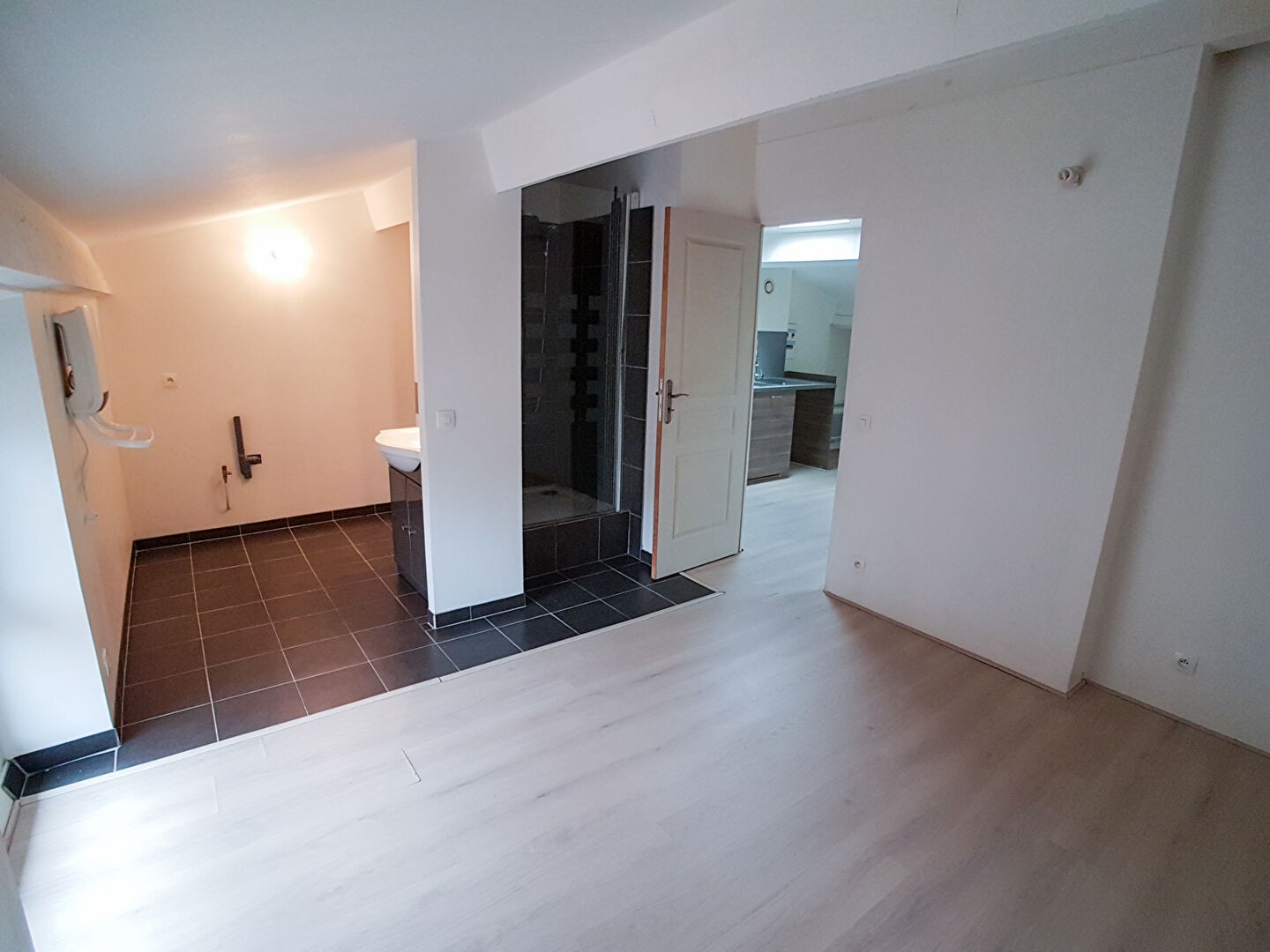 Location Appartement à Vins-sur-Caramy 2 pièces