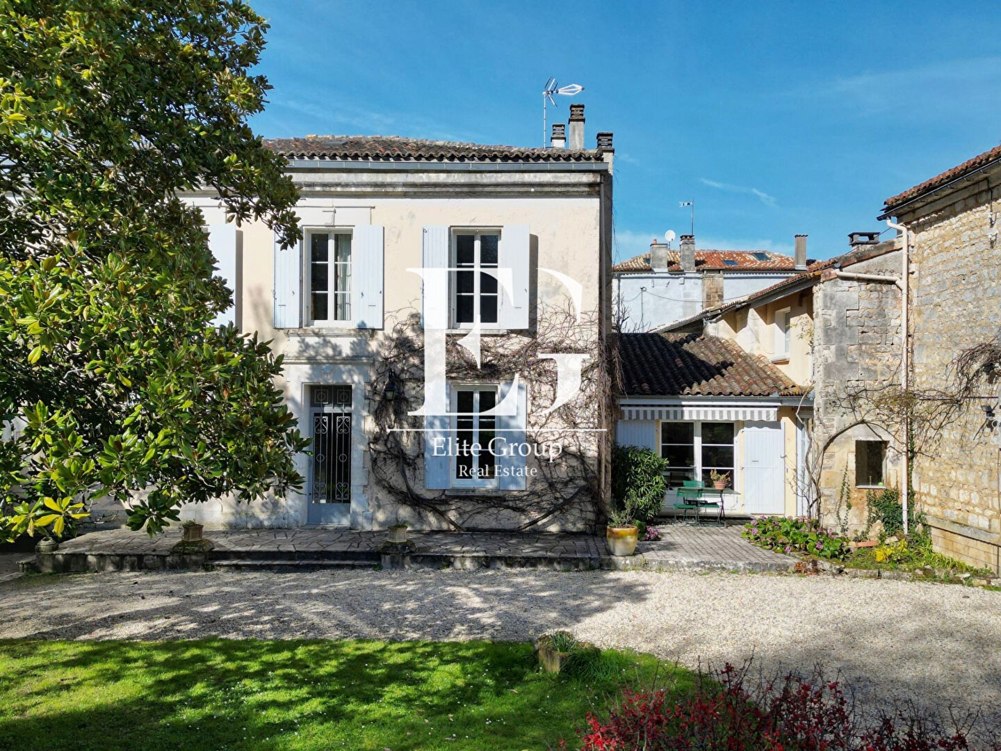 Vente Maison à Touvre 10 pièces