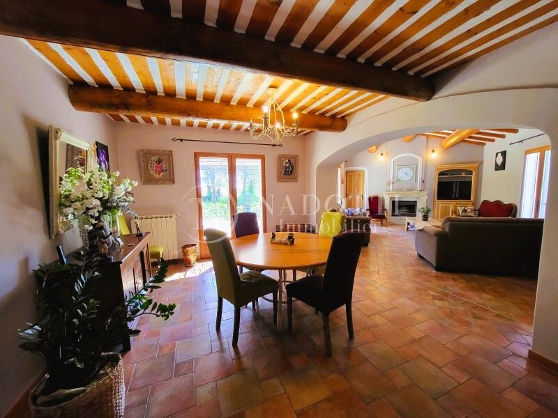 Vente Maison à l'Isle-sur-la-Sorgue 9 pièces