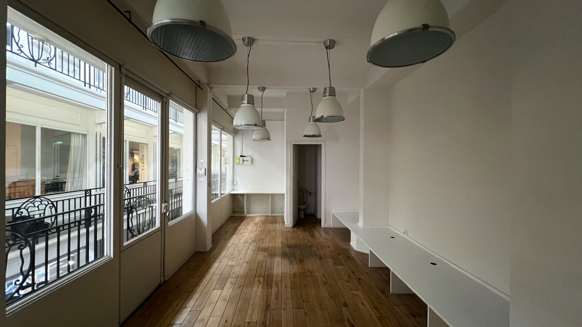 Location Garage / Parking à Paris Entrepôt 10e arrondissement 1 pièce