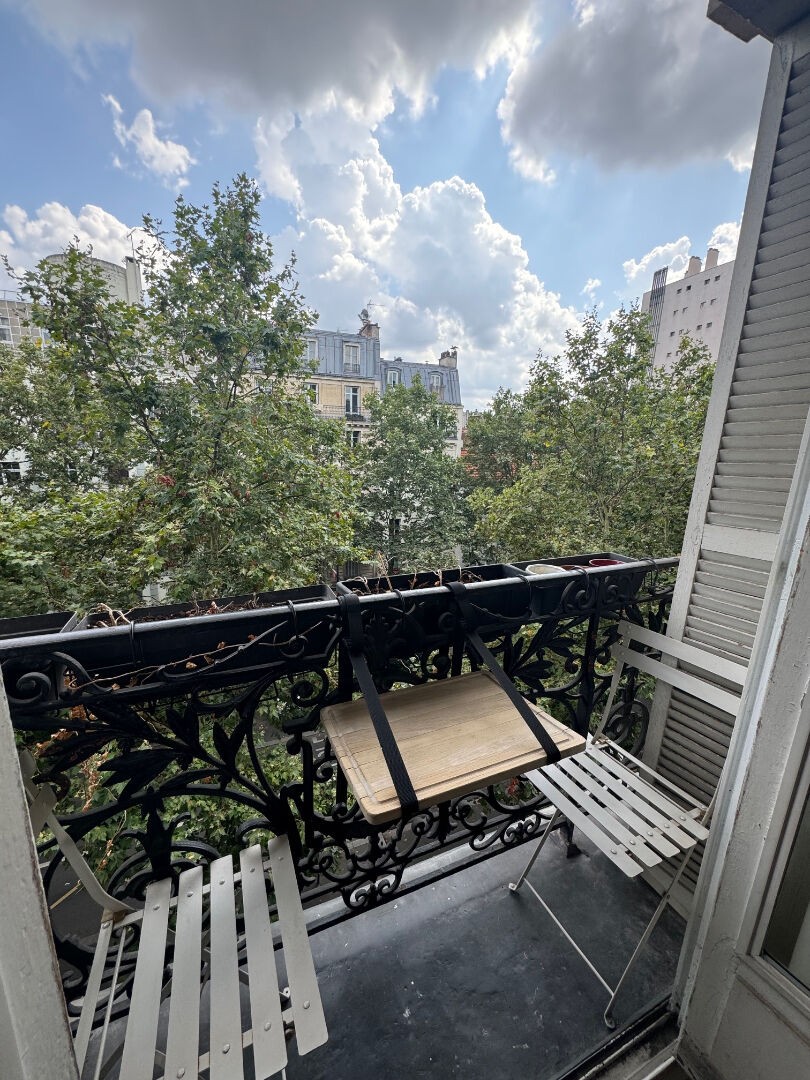 Vente Appartement à Paris Buttes-Chaumont 19e arrondissement 4 pièces