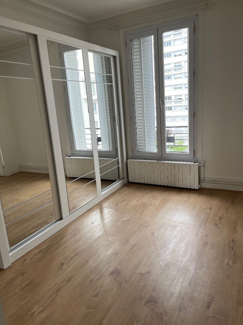 Vente Appartement à Paris Butte-Montmartre 18e arrondissement 3 pièces