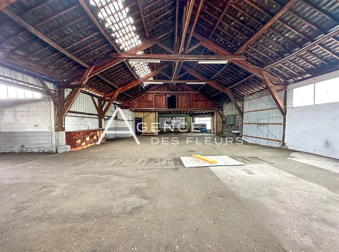 Vente Garage / Parking à Saint-Pierre-lès-Elbeuf 4 pièces