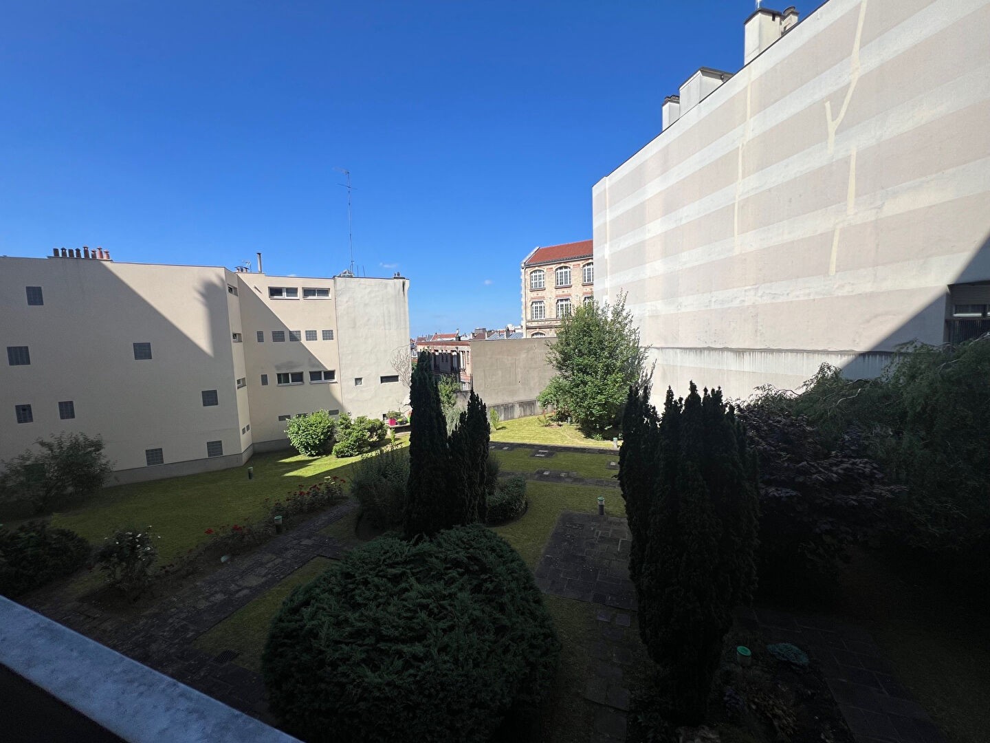 Vente Appartement à Paris Buttes-Chaumont 19e arrondissement 4 pièces