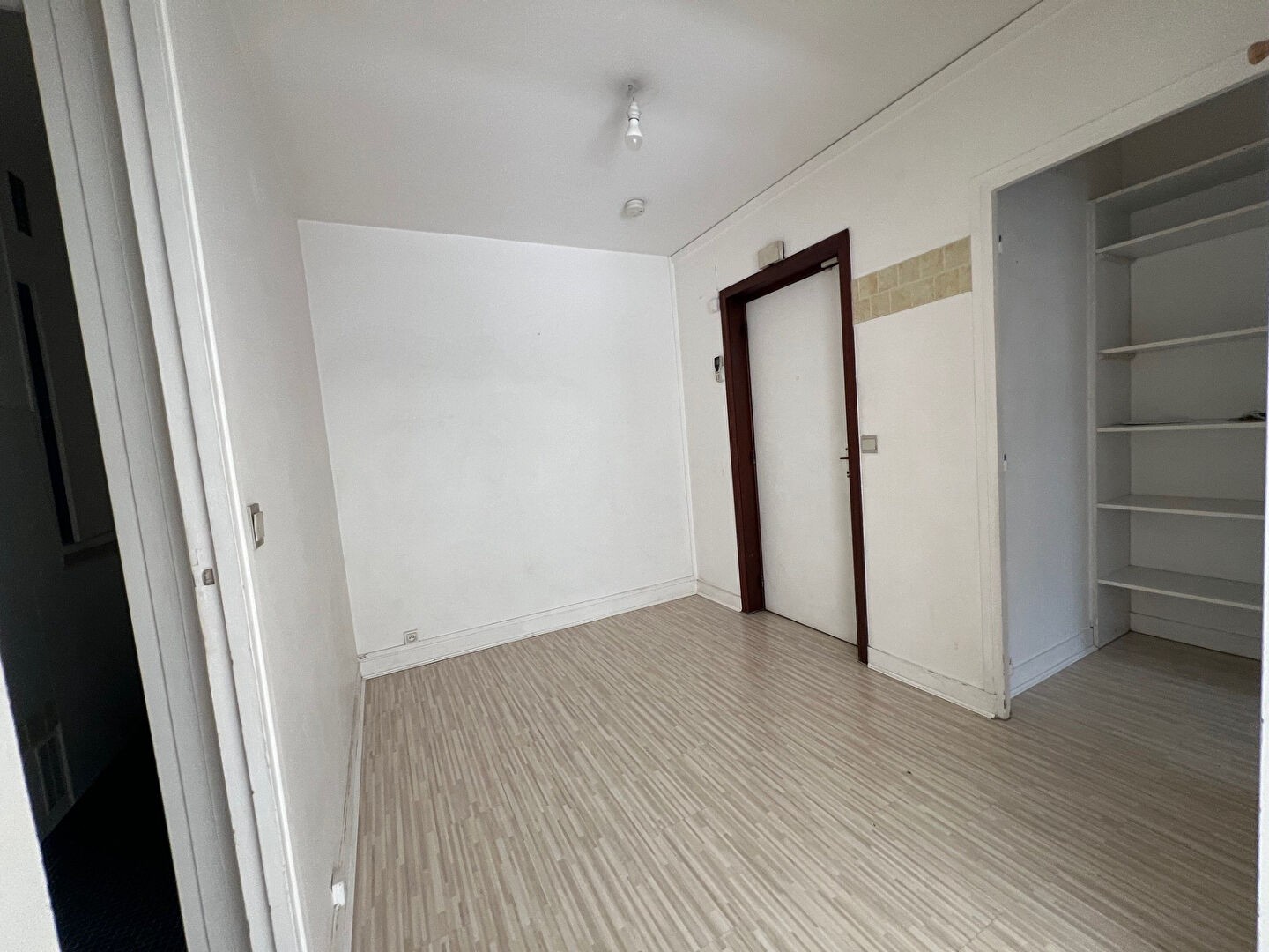 Vente Appartement à Paris Buttes-Chaumont 19e arrondissement 4 pièces