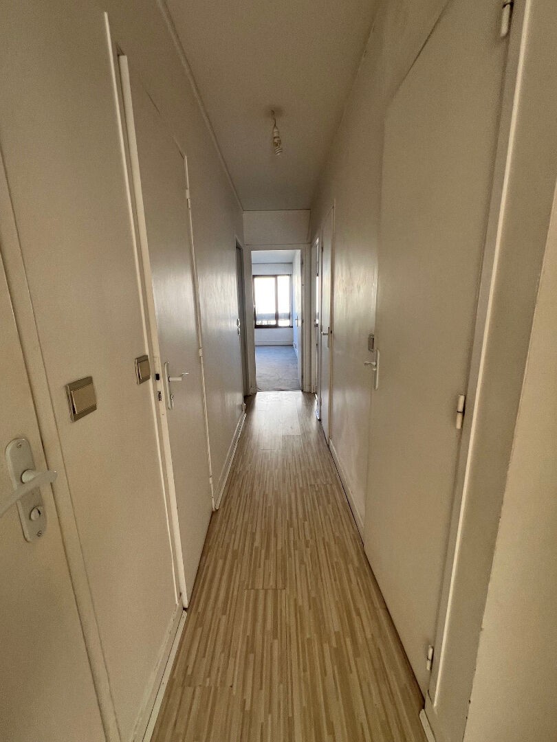 Vente Appartement à Paris Buttes-Chaumont 19e arrondissement 4 pièces