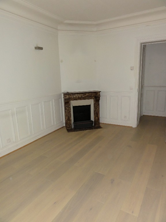 Location Appartement à Paris Vaugirard 15e arrondissement 2 pièces