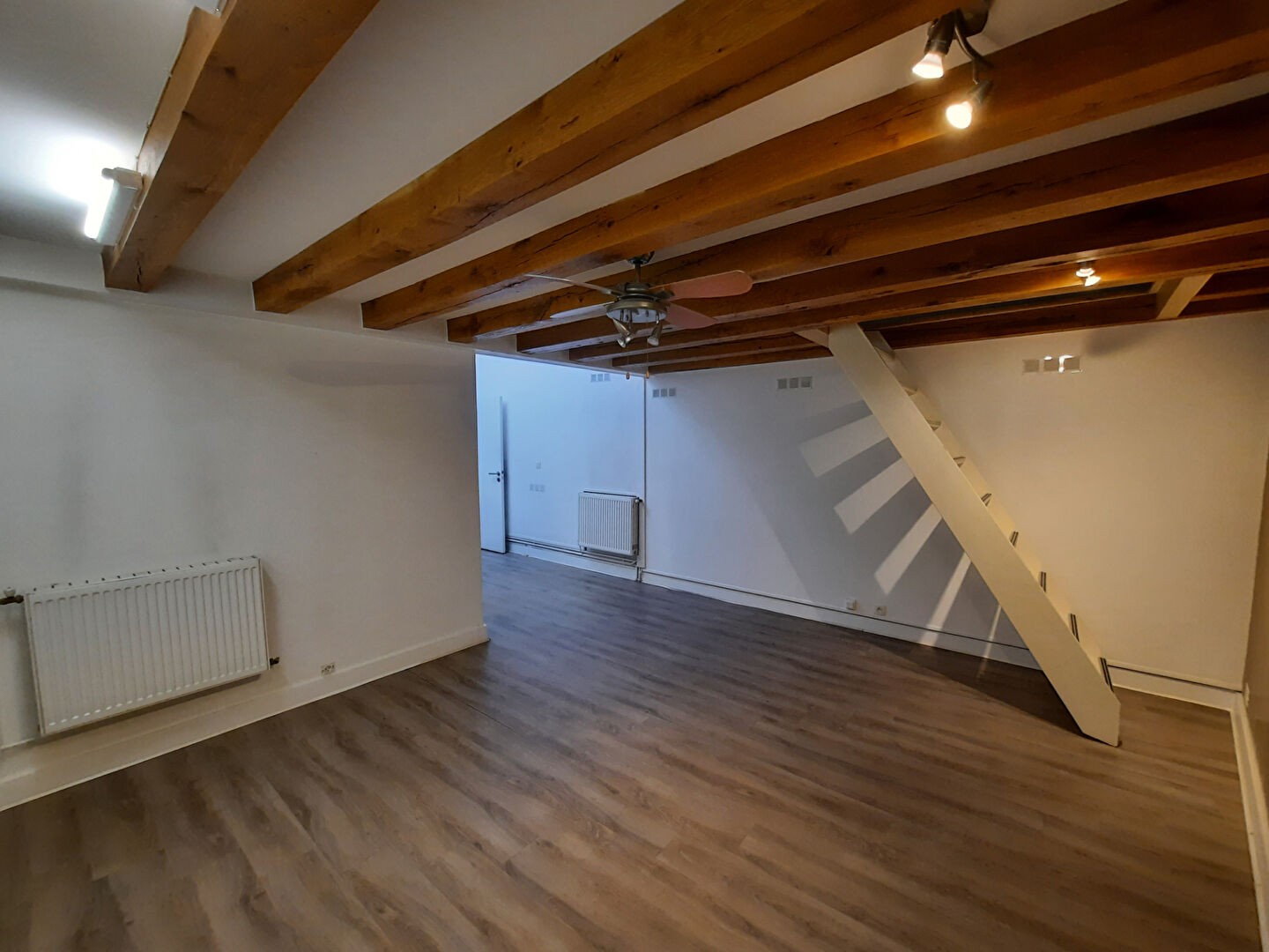 Location Garage / Parking à Paris Vaugirard 15e arrondissement 4 pièces