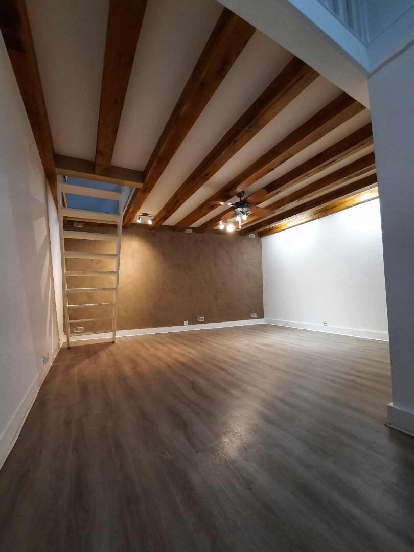 Location Garage / Parking à Paris Vaugirard 15e arrondissement 4 pièces