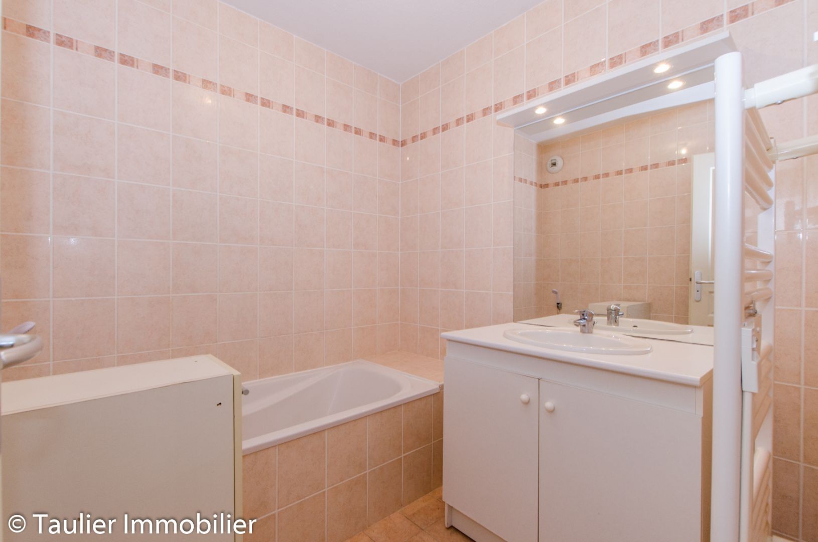 Location Appartement à Saint-Hilaire-du-Rosier 2 pièces