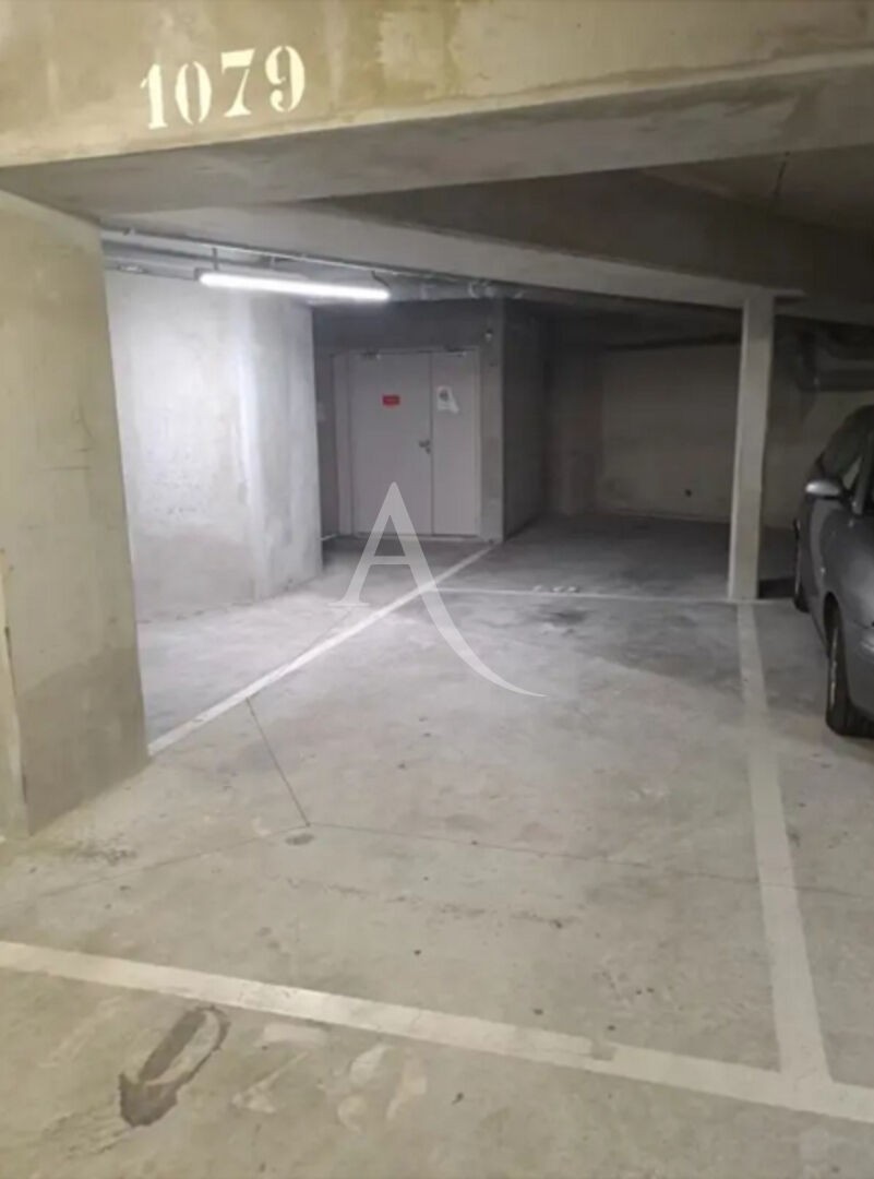 Vente Garage / Parking à Savigny-le-Temple 0 pièce