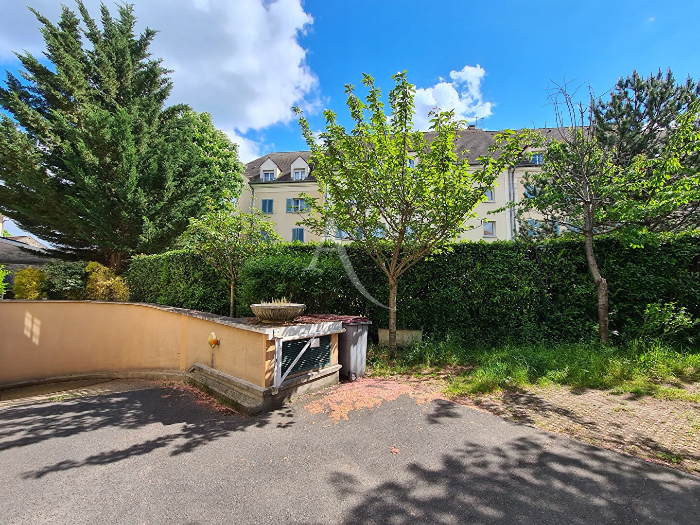 Location Garage / Parking à Poissy 2 pièces