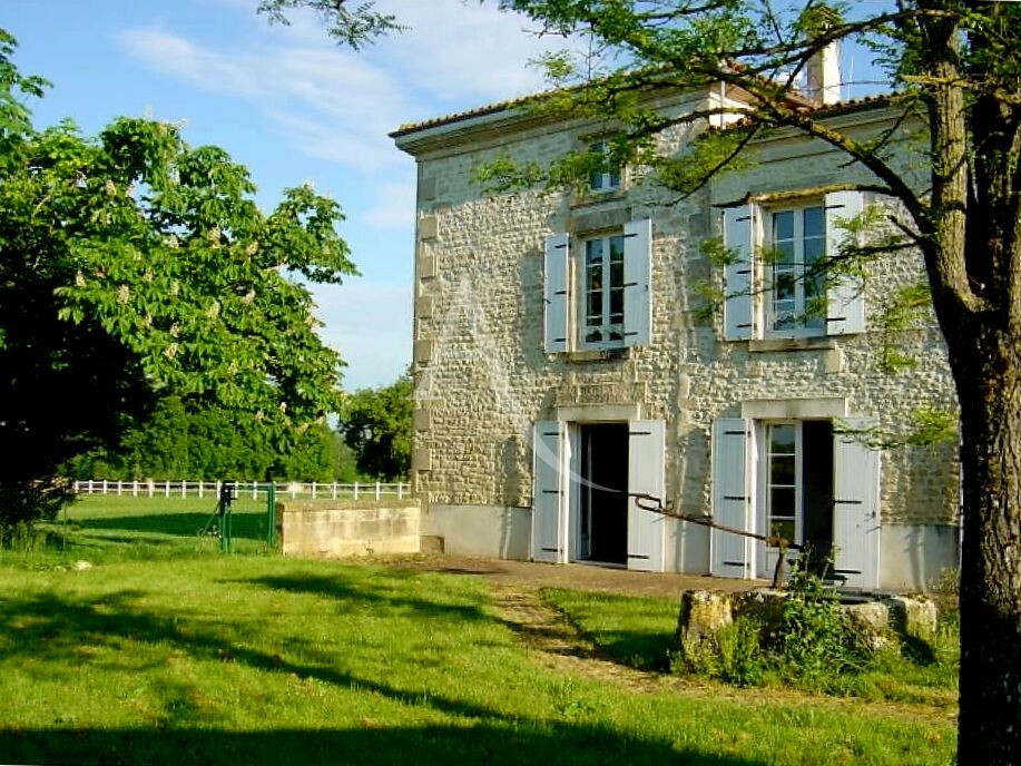 Vente Maison à les Églises-d'Argenteuil 10 pièces