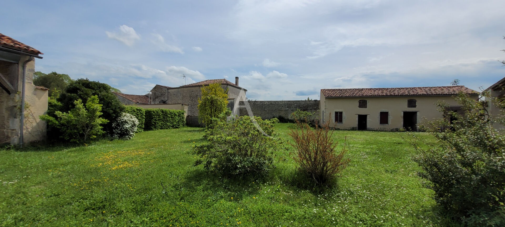 Vente Maison à les Églises-d'Argenteuil 10 pièces