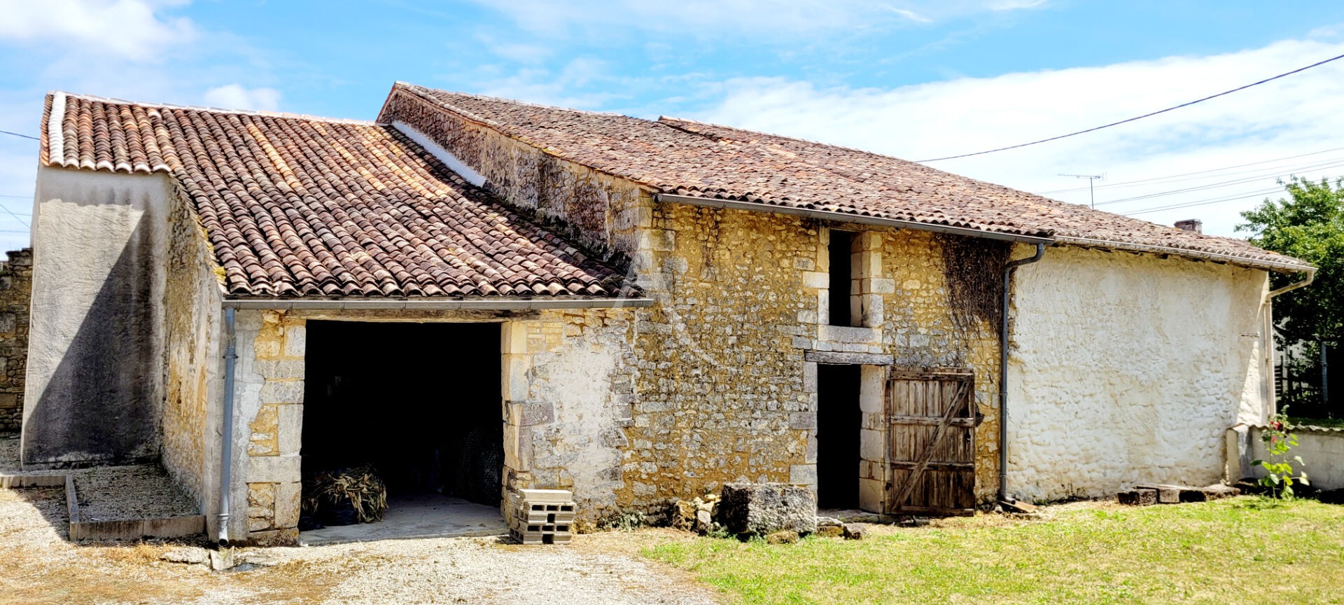 Vente Maison à Burie 8 pièces