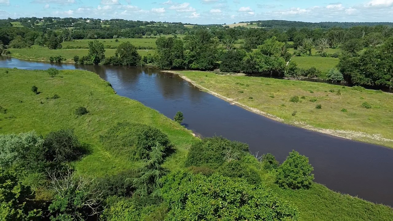 Vente Maison à Nozières 9 pièces