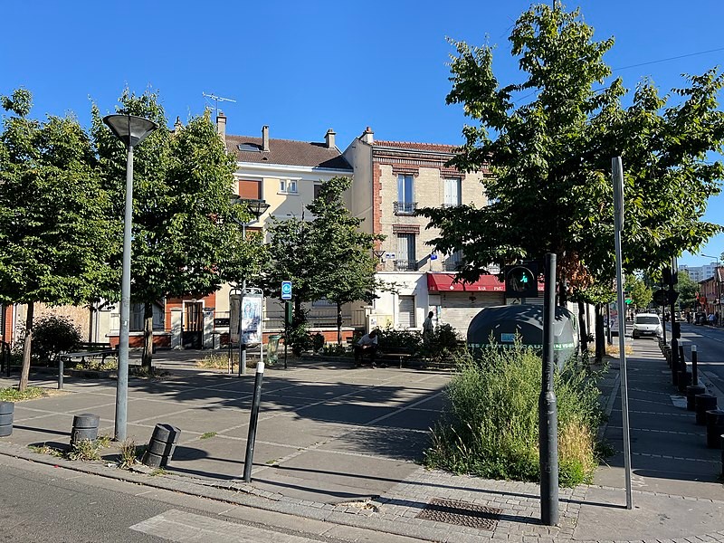 Vente Bureau / Commerce à Saint-Denis 15 pièces