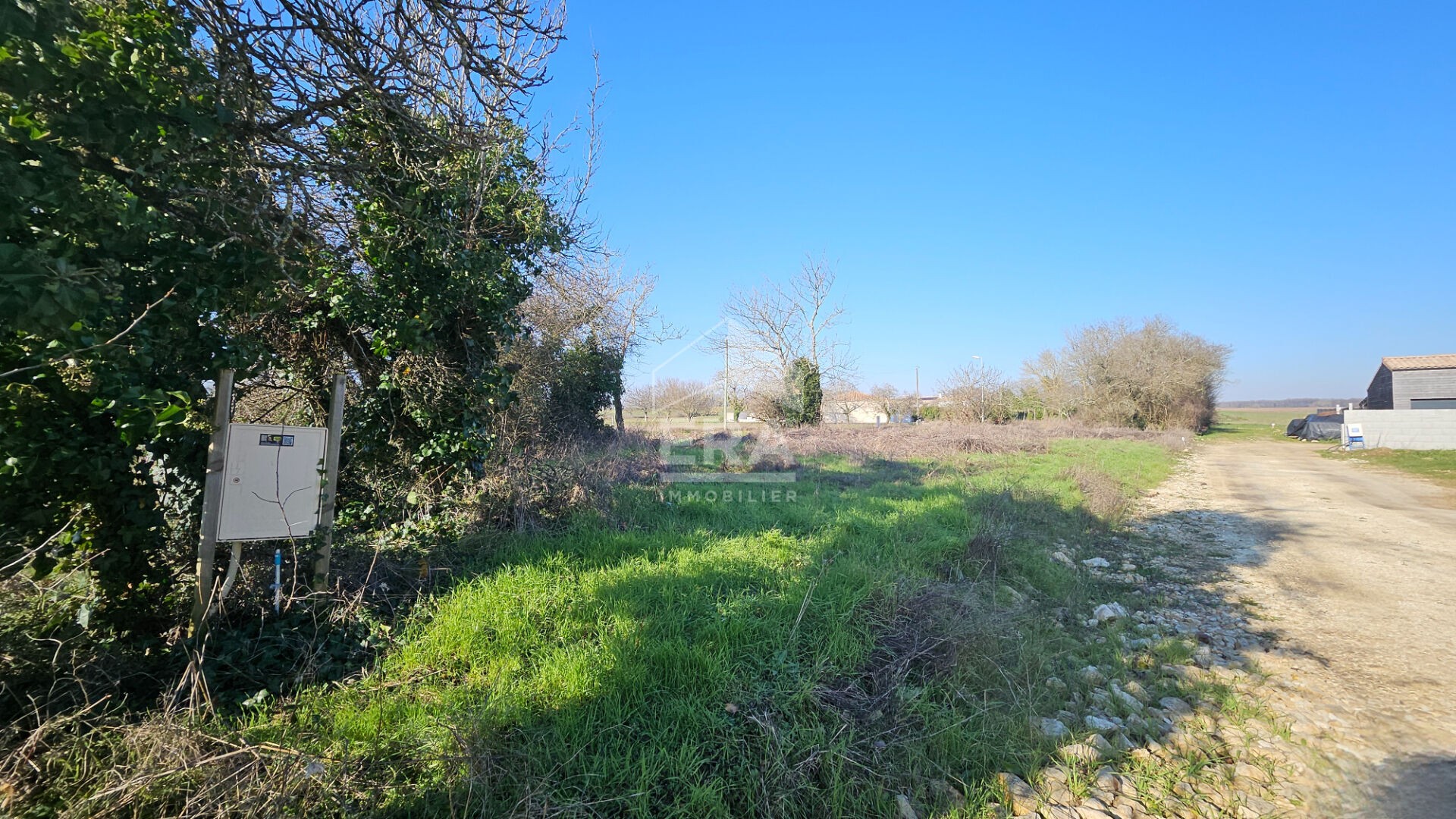 Vente Terrain à Surgères 0 pièce