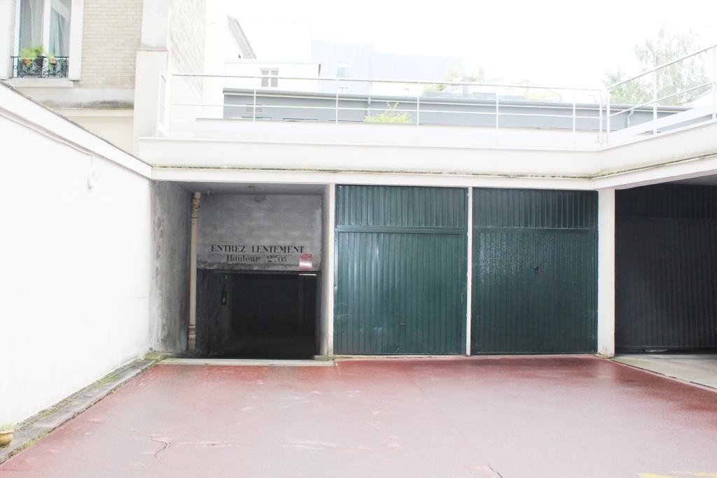 Location Garage / Parking à Paris Vaugirard 15e arrondissement 0 pièce