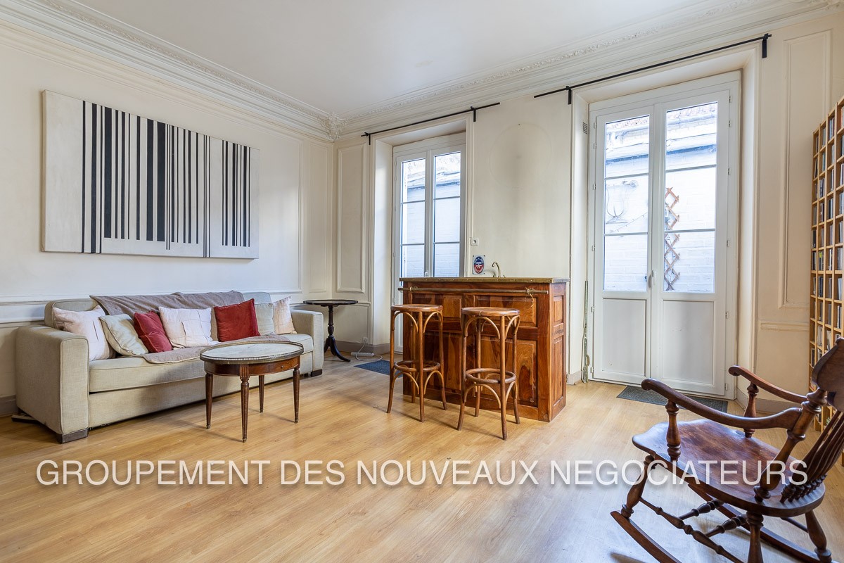 Vente Appartement à Courbevoie 8 pièces