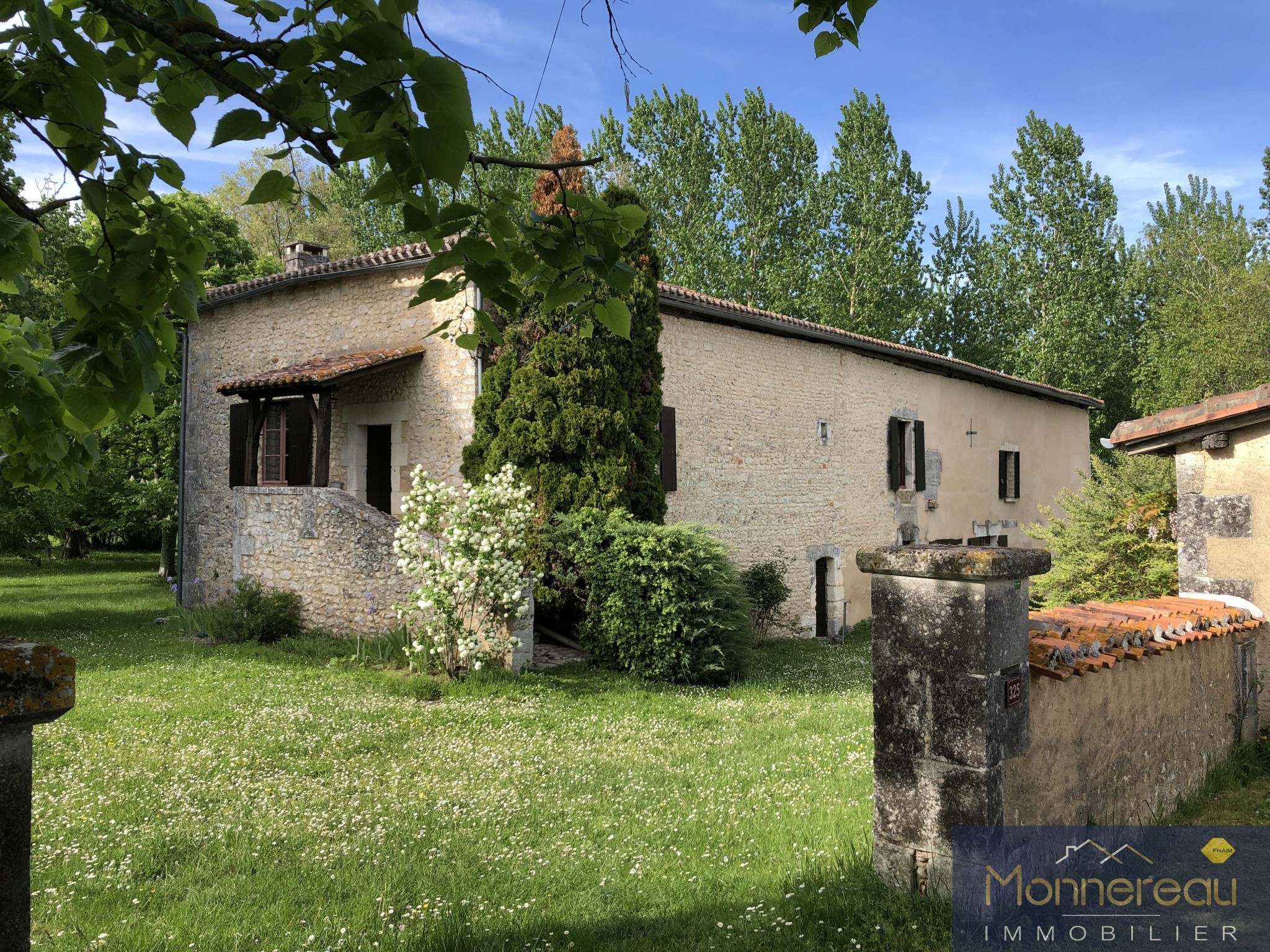 Vente Maison à Aubeterre-sur-Dronne 12 pièces