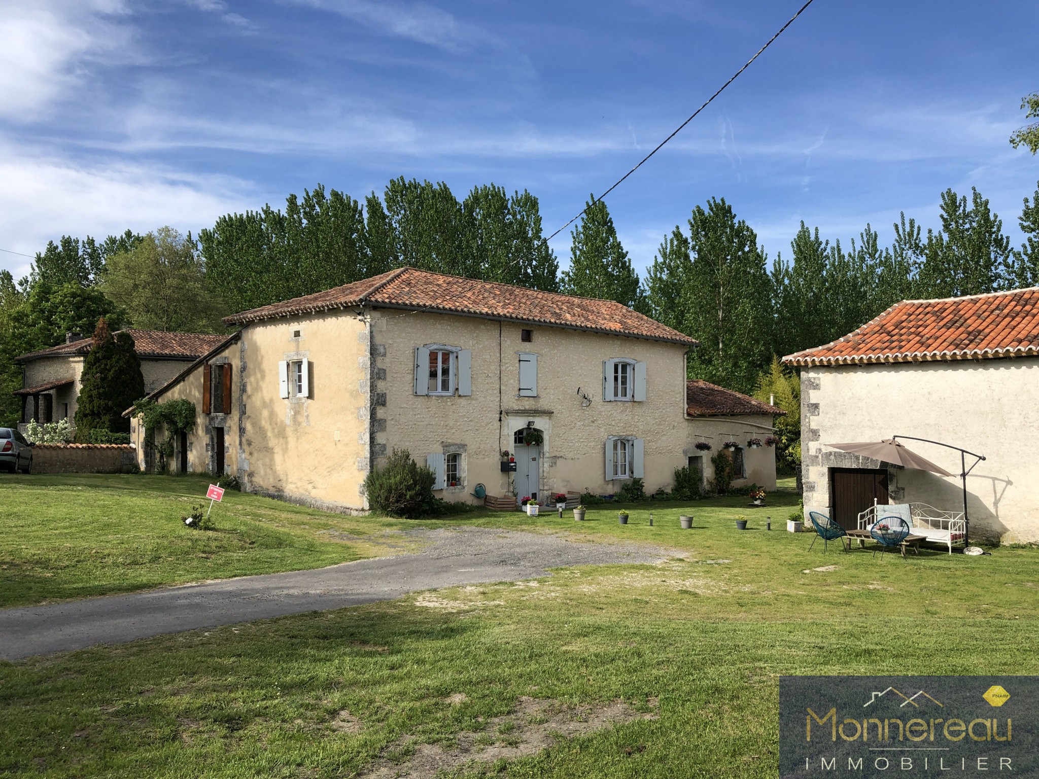 Vente Maison à Aubeterre-sur-Dronne 12 pièces