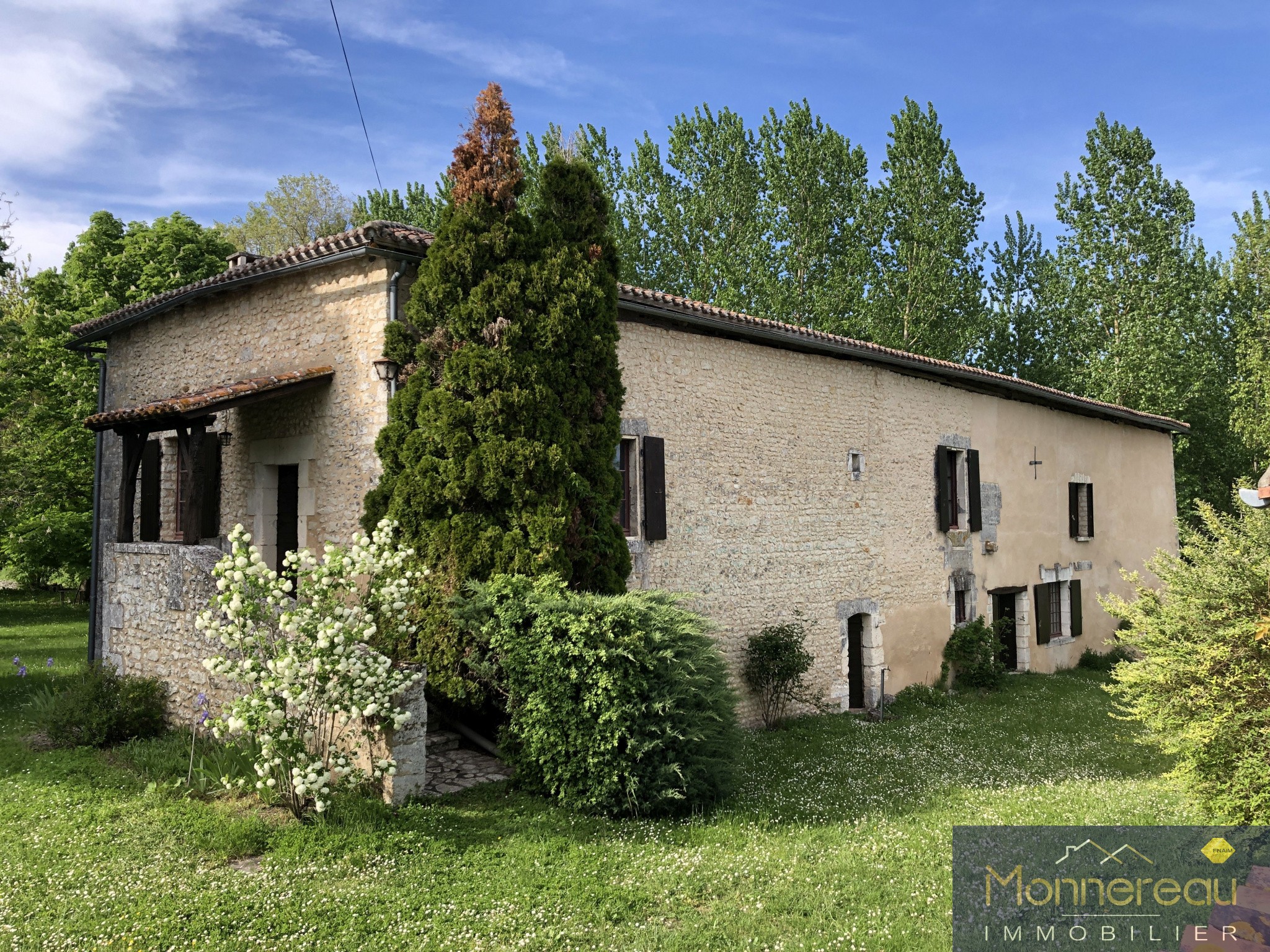 Vente Maison à Aubeterre-sur-Dronne 12 pièces