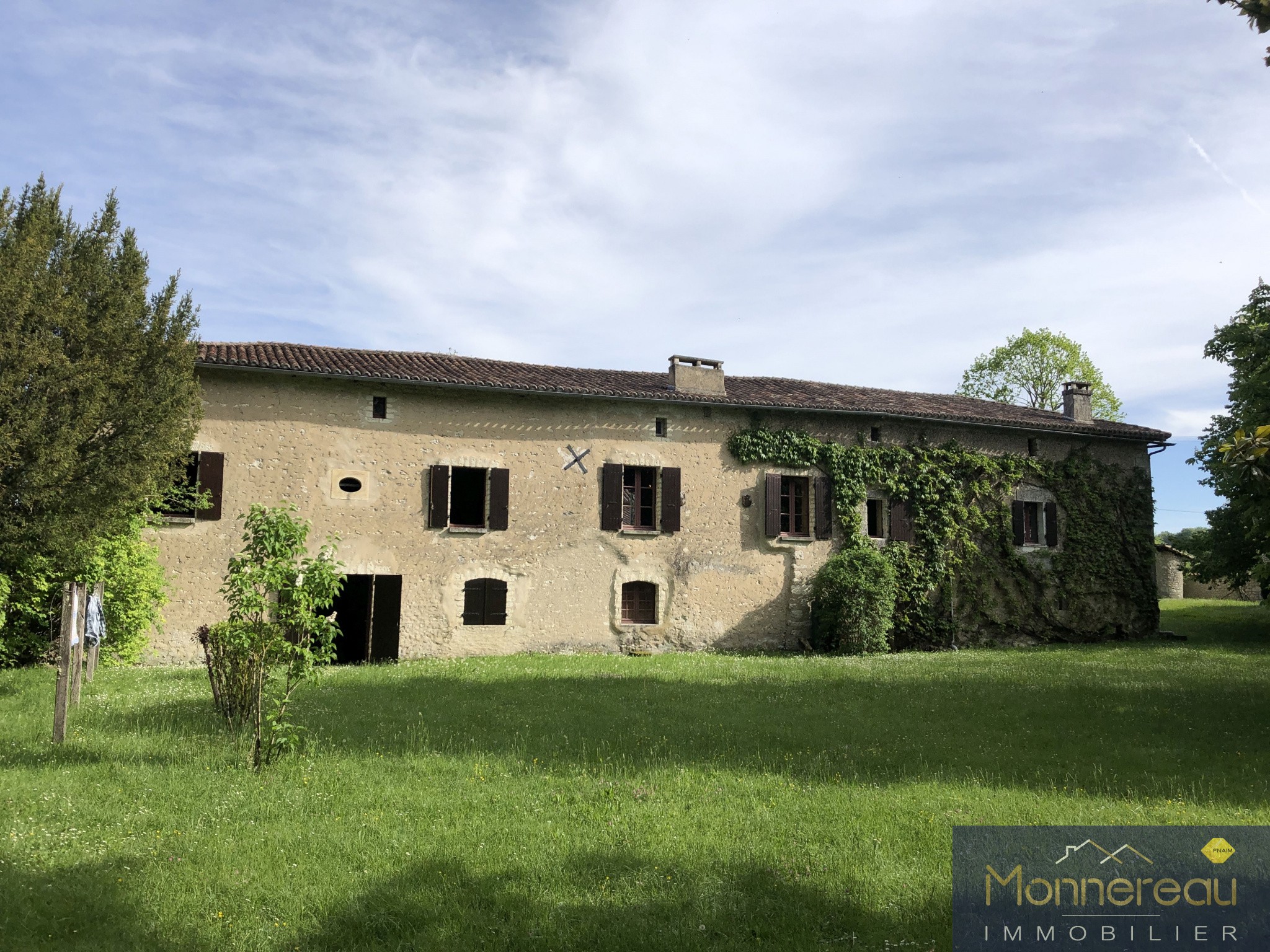 Vente Maison à Aubeterre-sur-Dronne 12 pièces