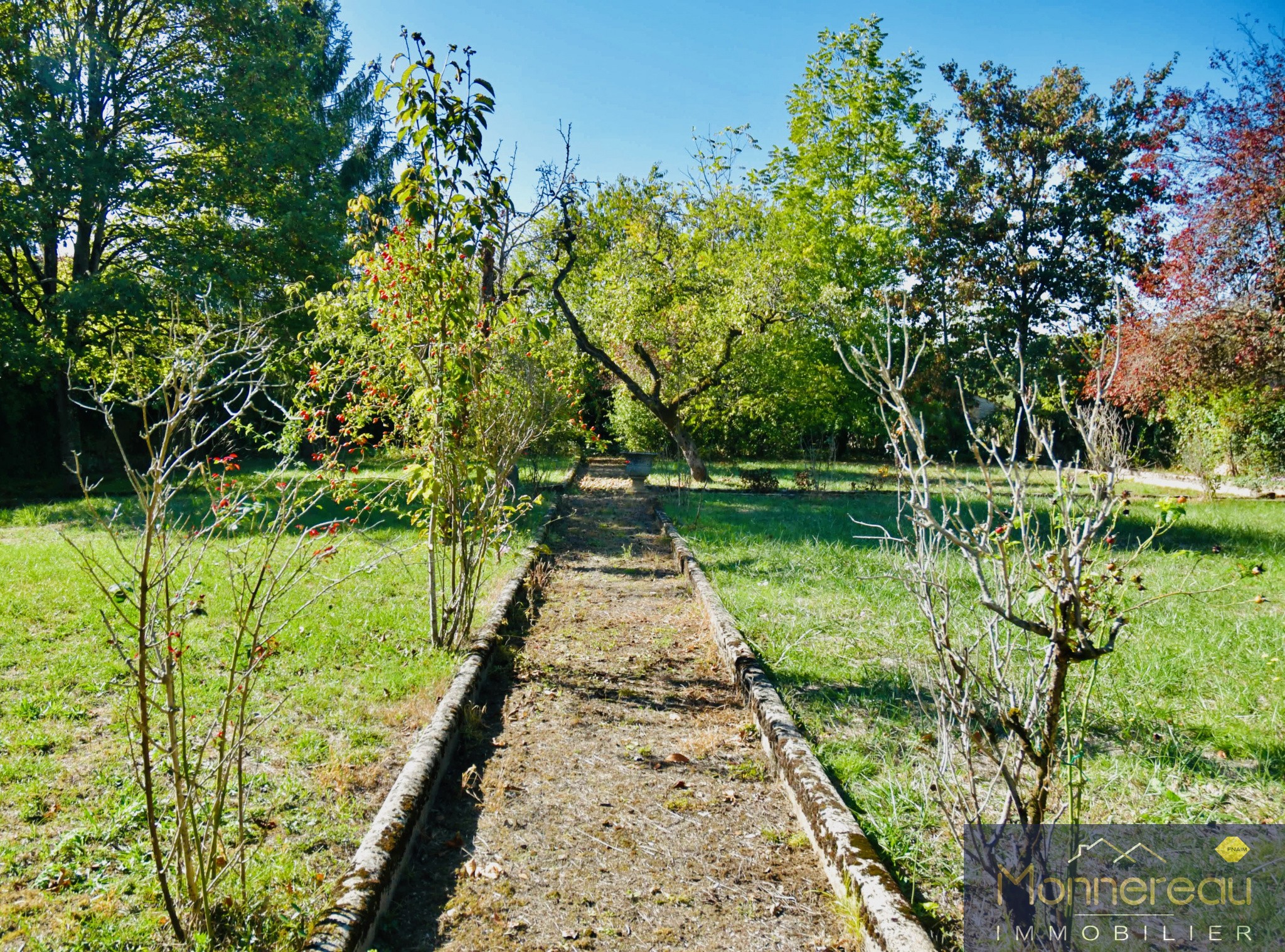 Vente Maison à Ruffec 9 pièces