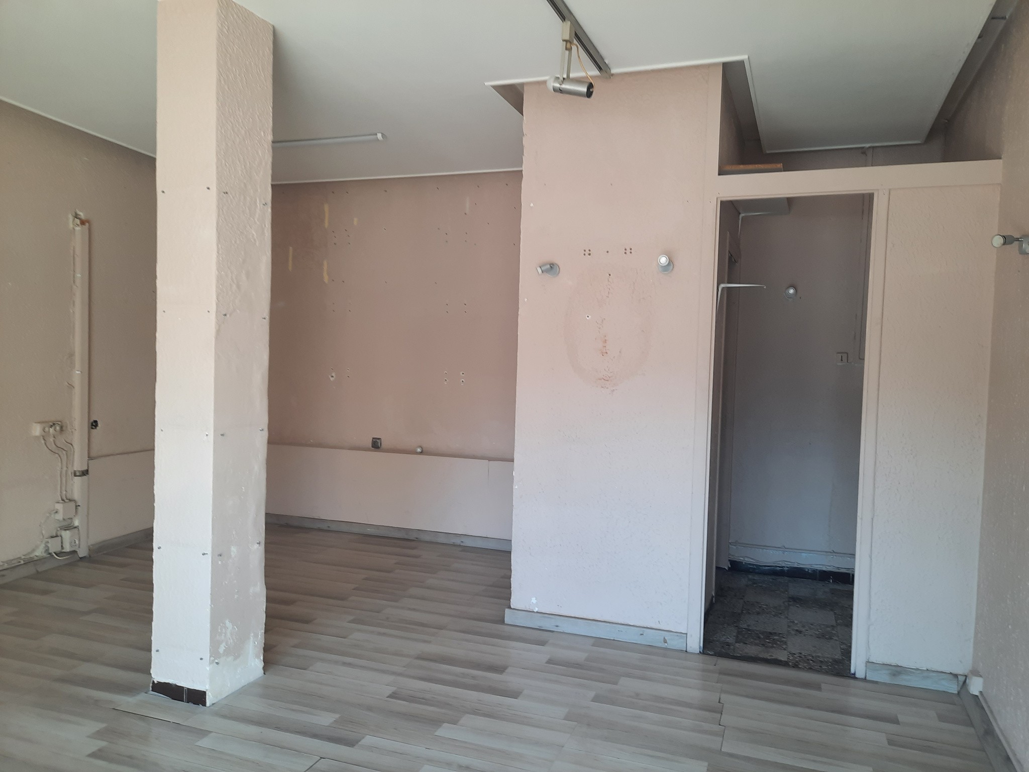 Location Bureau / Commerce à Marseille 13e arrondissement 0 pièce