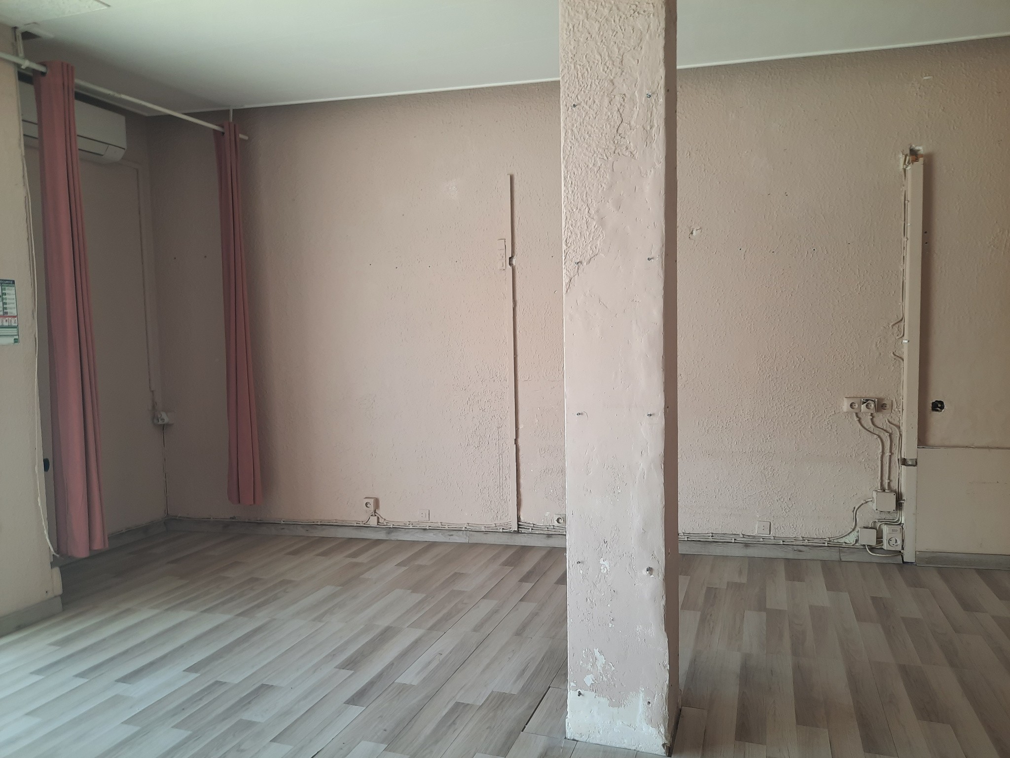 Location Bureau / Commerce à Marseille 13e arrondissement 0 pièce