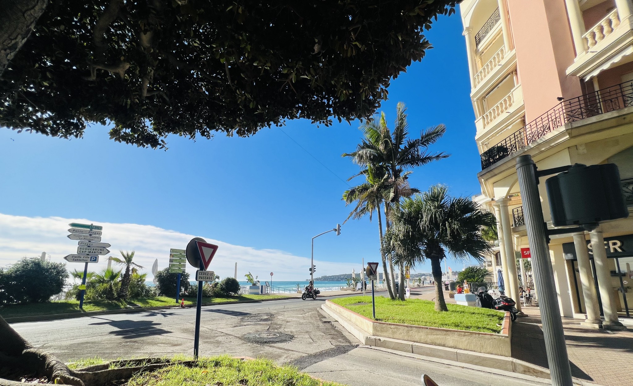 Vente Bureau / Commerce à Menton 0 pièce