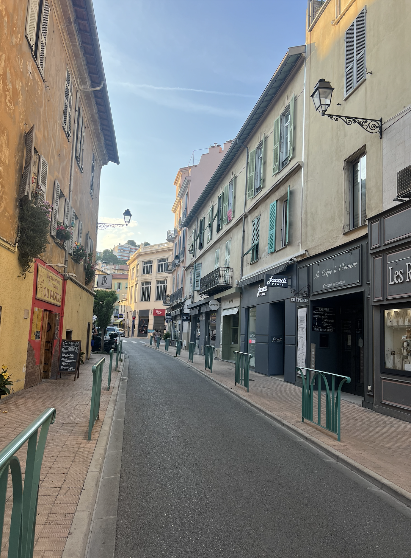 Vente Bureau / Commerce à Menton 0 pièce