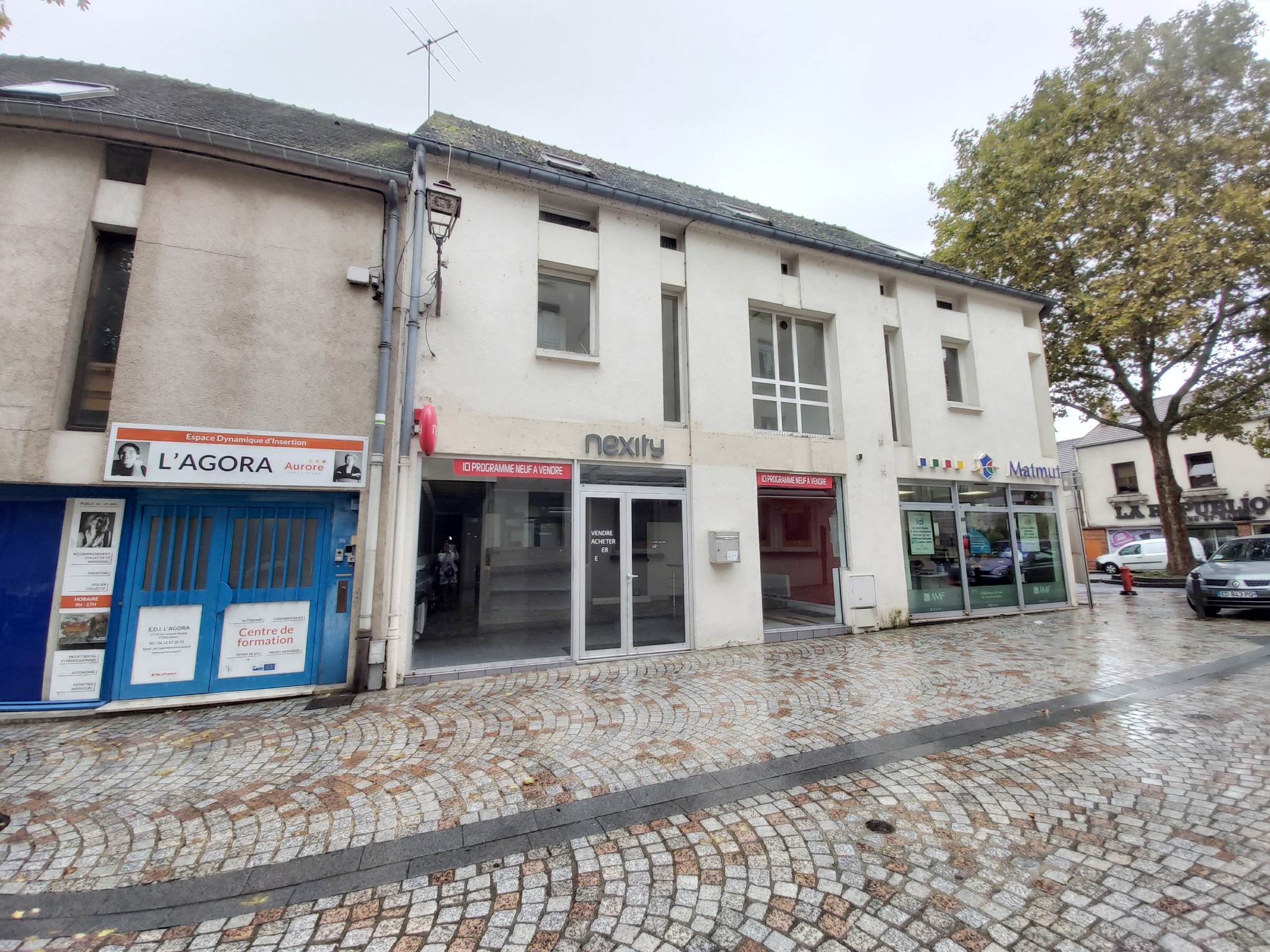 Location Bureau / Commerce à Melun 5 pièces