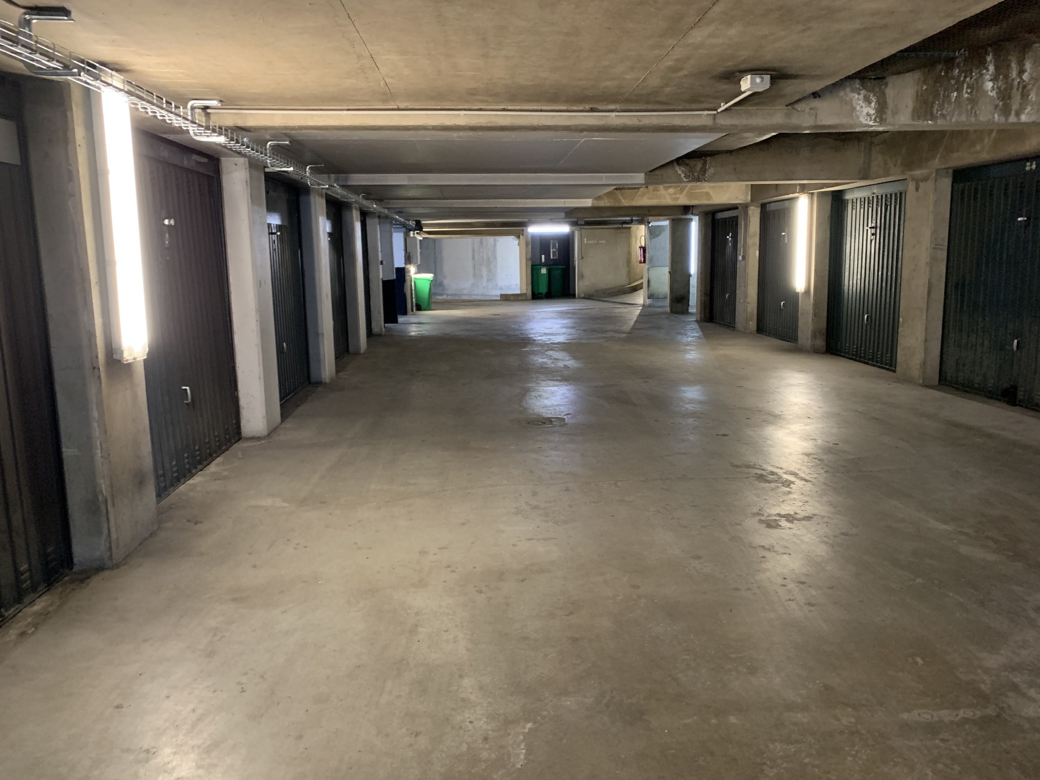 Location Garage / Parking à Paris Vaugirard 15e arrondissement 0 pièce