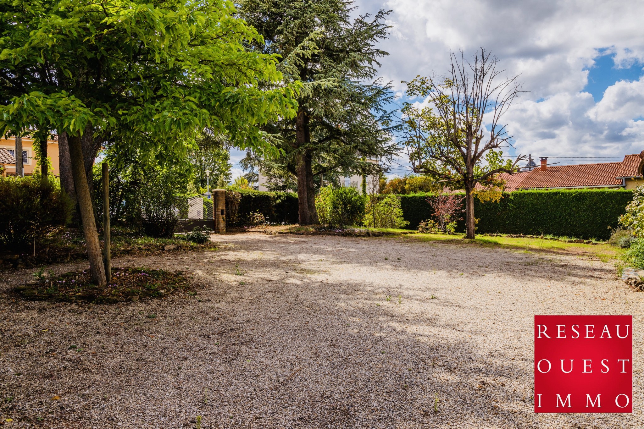 Vente Terrain à Charbonnières-les-Bains 0 pièce