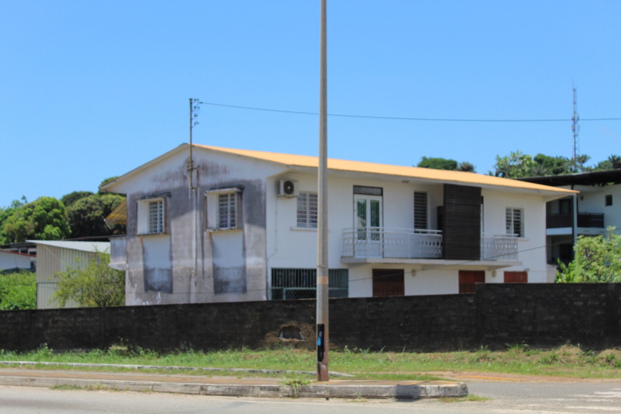 Location Bureau / Commerce à Cayenne 0 pièce