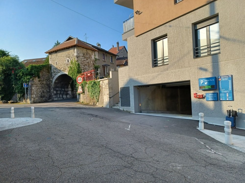 Location Garage / Parking à Belley 0 pièce