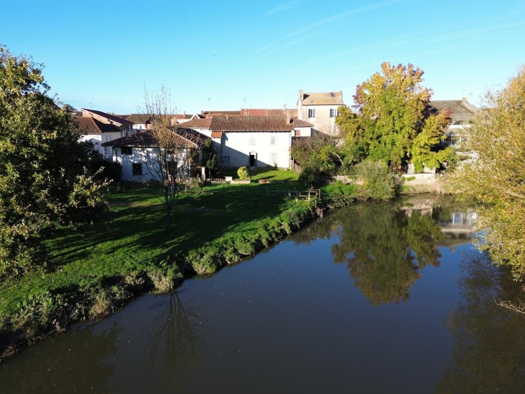 Vente Maison à Saint-Julien-sur-Reyssouze 12 pièces