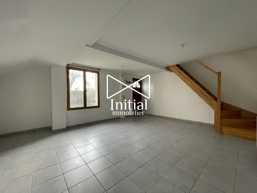 Location Appartement à Saint-Julien-les-Villas 2 pièces