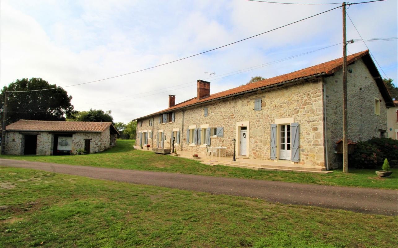 Vente Maison à Manot 10 pièces