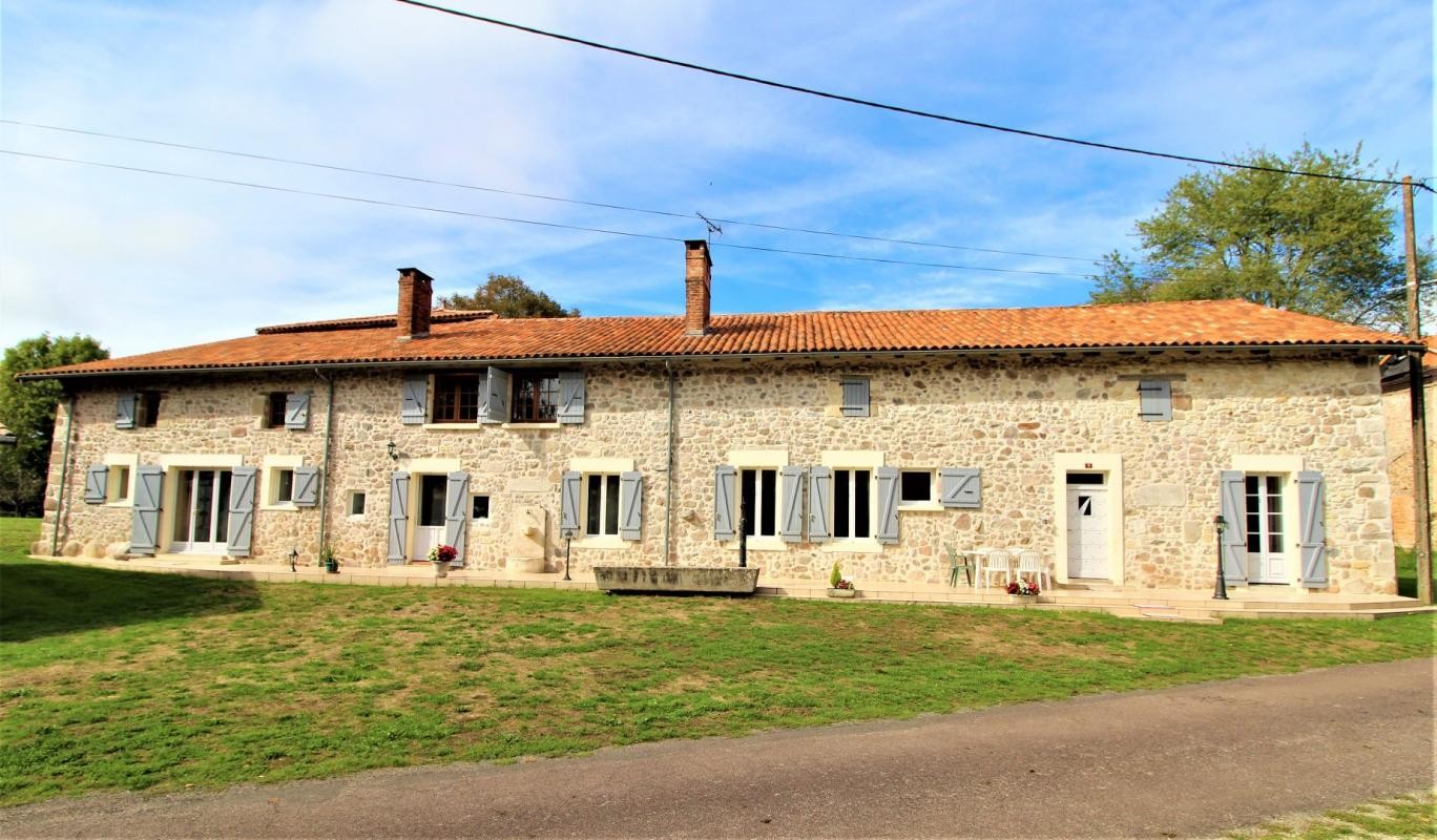 Vente Maison à Manot 10 pièces