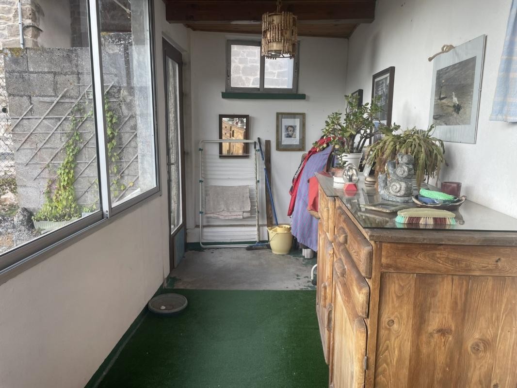 Vente Maison à Saint-Georges-de-Luzençon 3 pièces