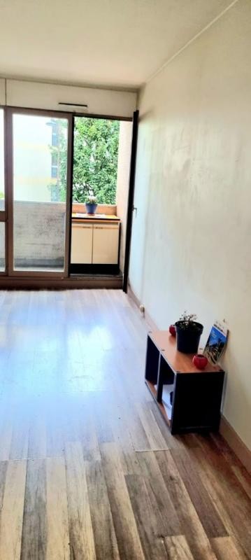 Vente Appartement à Paris Buttes-Chaumont 19e arrondissement 1 pièce