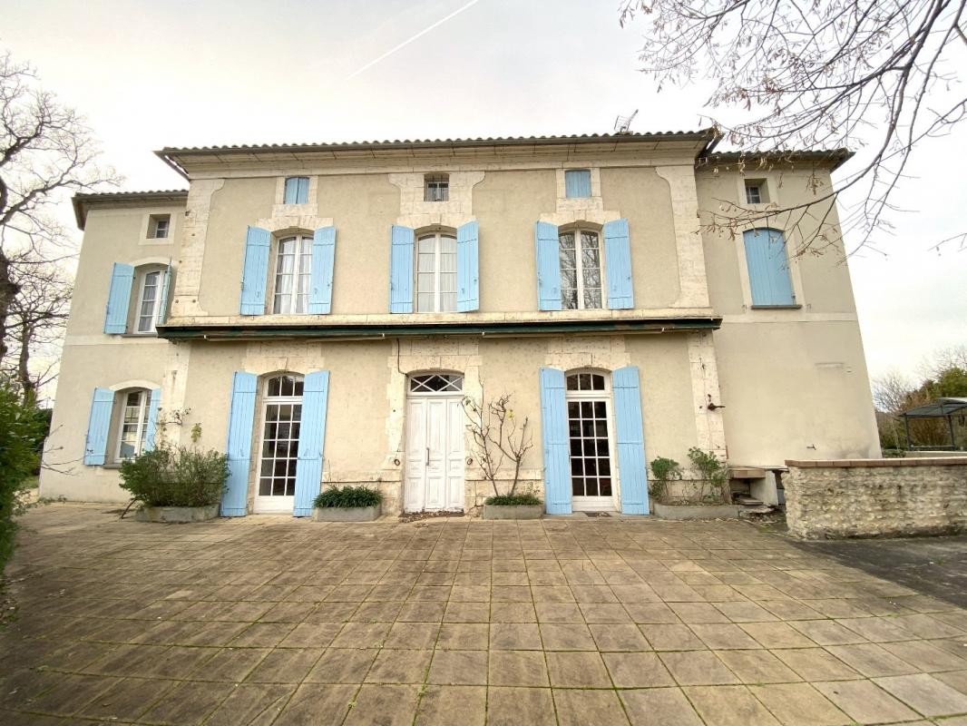 Vente Maison à Saint-Séverin 24 pièces