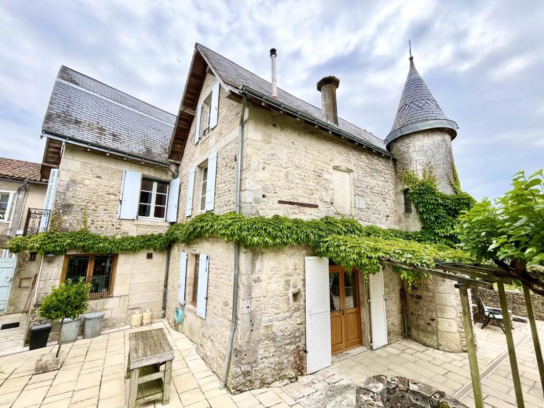 Vente Maison à Charroux 9 pièces